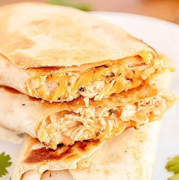 Delicious chicken wraps ready in 15 minutes, perfect for a quick meal.